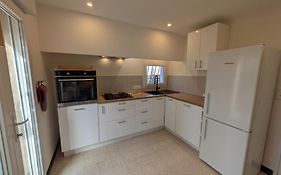 Grand appartement, 2 chambres et jardin